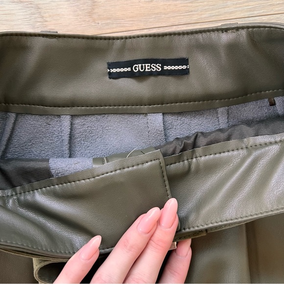 Faux Leather Guess shorts - Picture 4 of 4